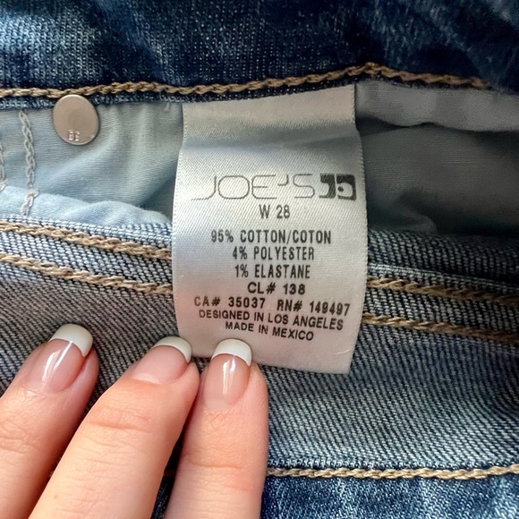 AMAZING Pair of Joe’s Jeans! - Picture 4 of 8